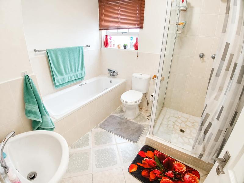3 Bedroom Property for Sale in Fraaiuitsig Western Cape